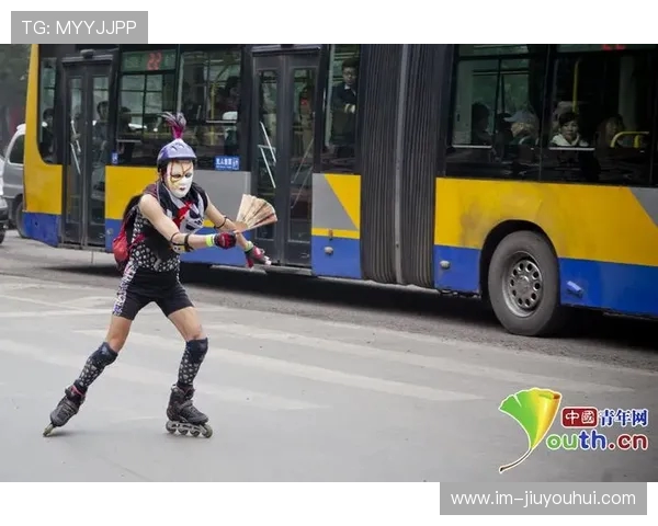 足球场上惊魂一刻 绝妙转场镜头定格意外瞬间